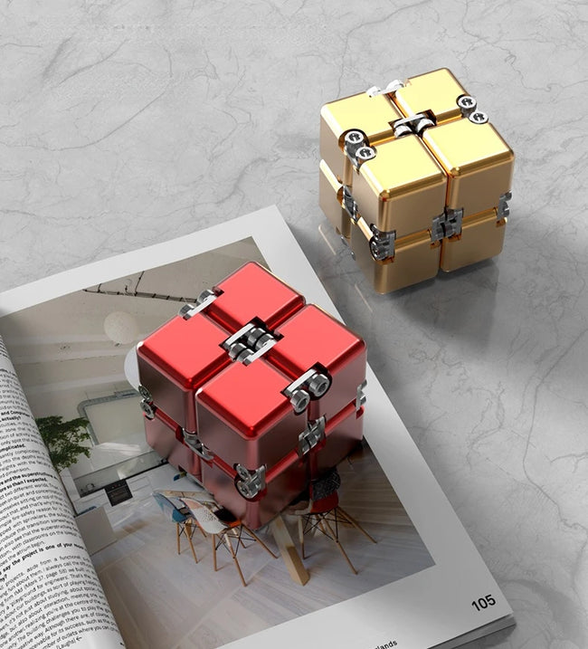 🔄 Kovinski Infinite Magic Cube – mehanska fidget igrača