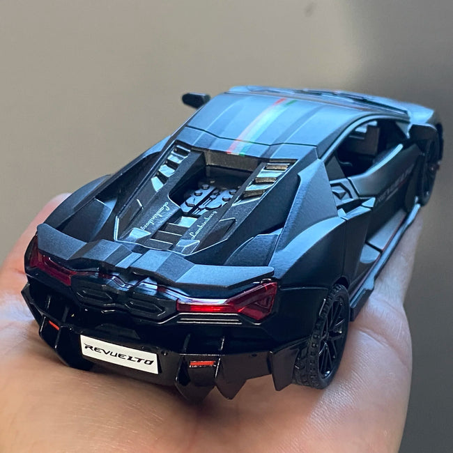 Revuelto – kovinski športni model 1:32
