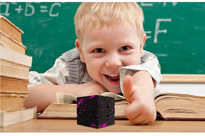 🔄 Kovinski Infinity Magic Cube – mehanska fidget igrača