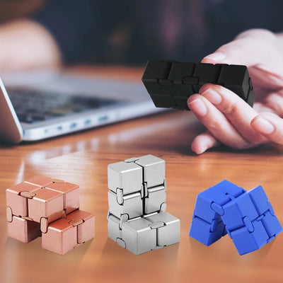 🧩 Alloy & Plastic Infinity Cube – antistresna fidget igrača