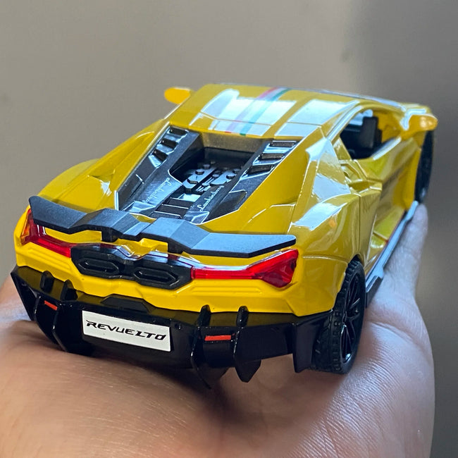 Revuelto – kovinski športni model 1:32