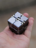 🔄 Kovinski Infinite Magic Cube – mehanska fidget igrača