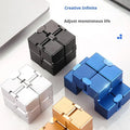 🧊 Kovinski Infinity Fidget Cube – antistresna igrača
