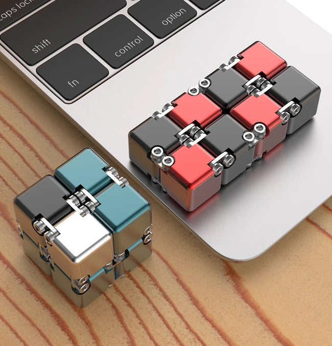 🔄 Kovinski Infinite Magic Cube – mehanska fidget igrača