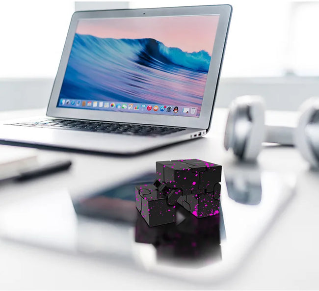 🔄 Kovinski Infinity Magic Cube – mehanska fidget igrača