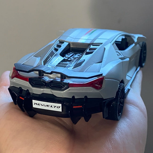 Revuelto – kovinski športni model 1:32