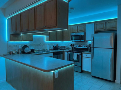 LED lučke + daljinec + aplikacija 😌